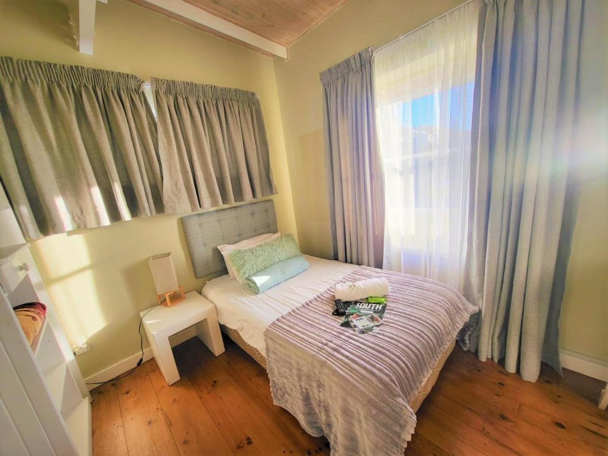 Point Village Guest House Mossel Bay Extérieur photo