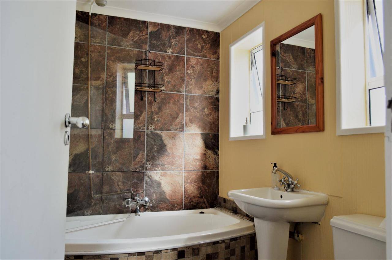 Point Village Guest House Mossel Bay Extérieur photo