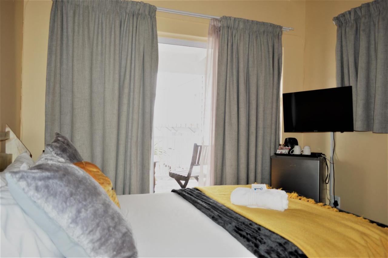 Point Village Guest House Mossel Bay Extérieur photo