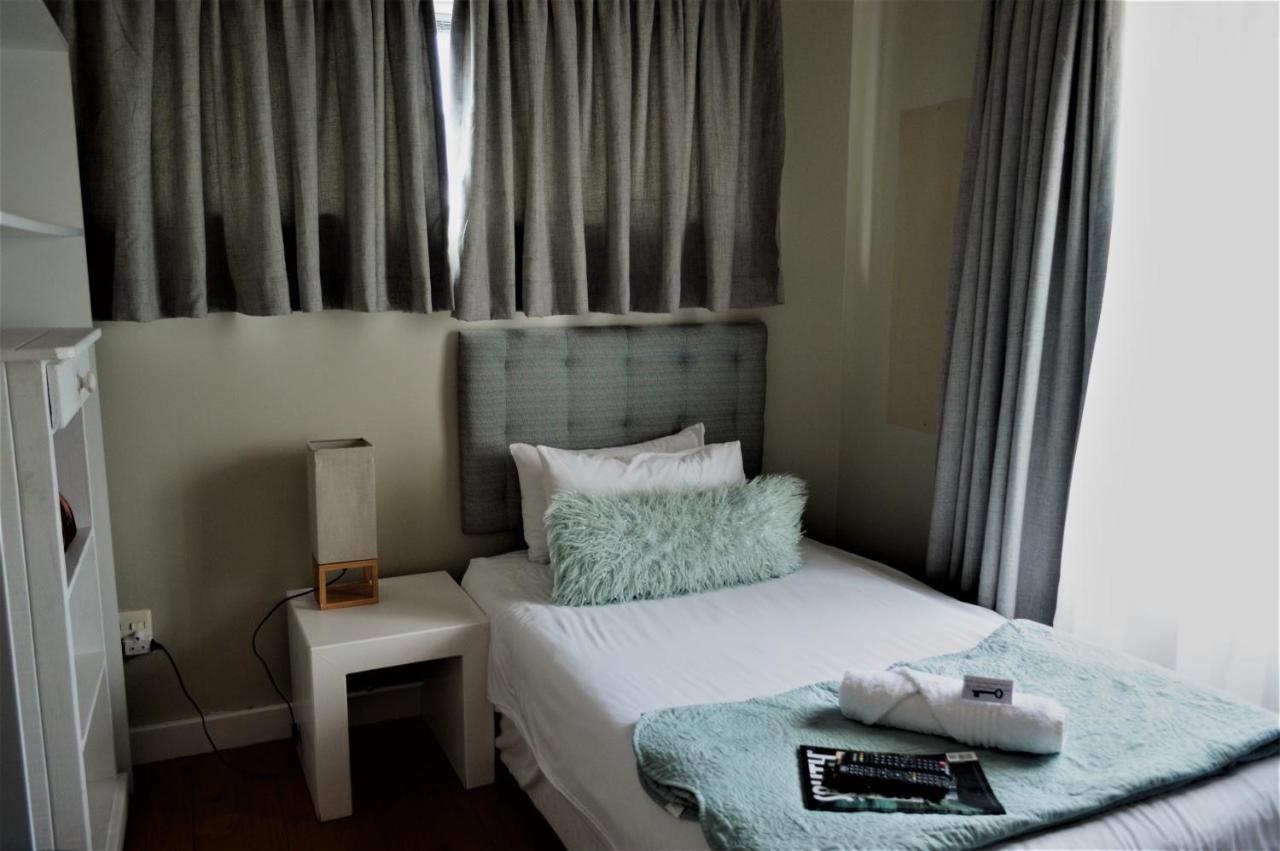 Point Village Guest House Mossel Bay Extérieur photo